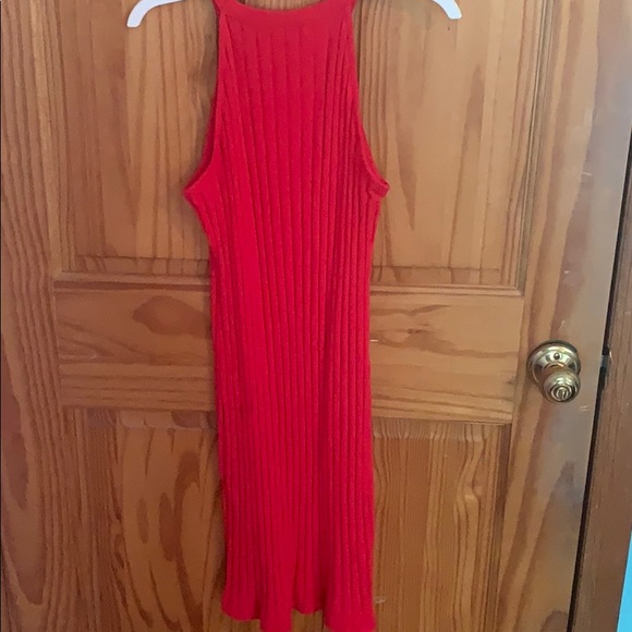 Beautiful red dress - Picture 2 of 2